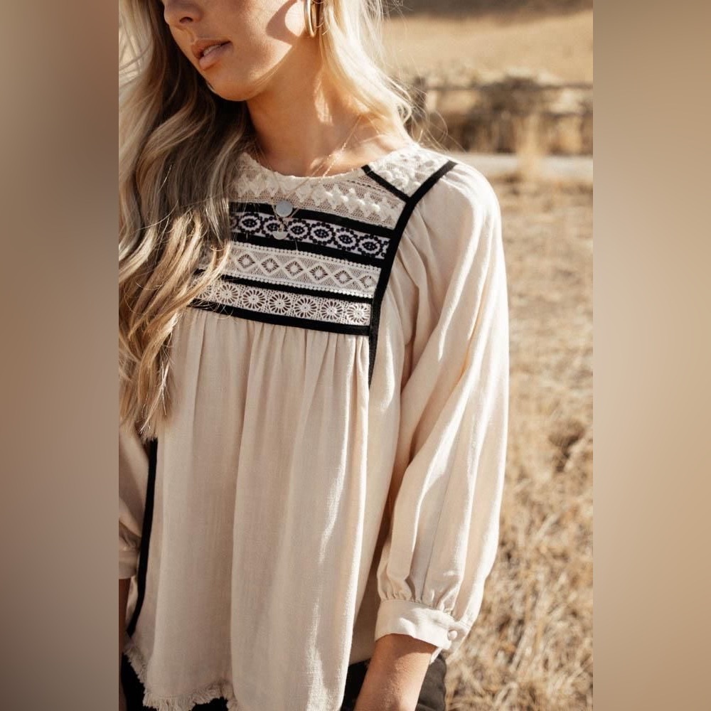 Bohme Linen Boho Top with Crocheted Details and Oversized Fit - Picture 3 of 11